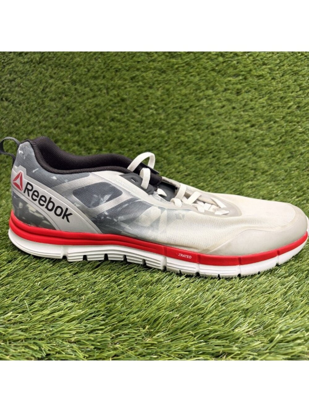 Reebok Zquick Soul Mens Size 10.5 Gray White Red Athletic Running Shoes Sneakers